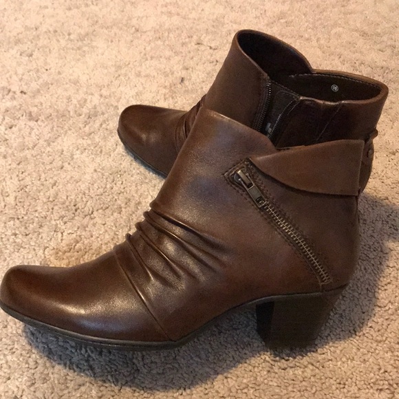 earth pegasus bootie